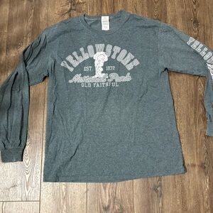 Gildan Vintage Dark Gray Yellowstone Long Sleeve Tee Men’s Size L